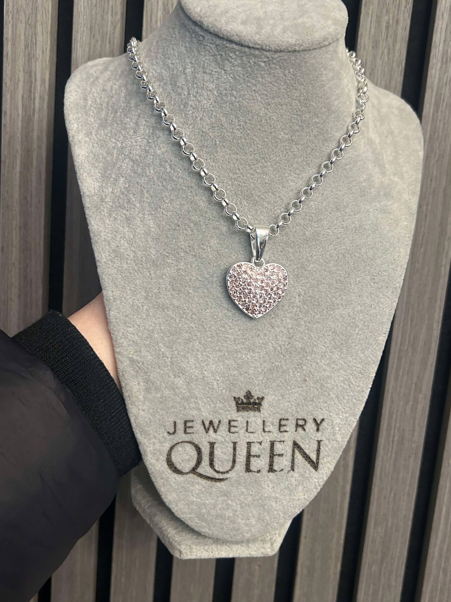 5mm Silver Pink Heart Belcher Necklace - Image 2